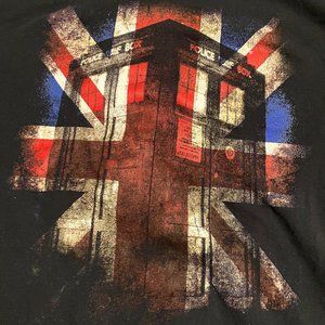 Doctor Who TARDIS/British flag L T-shirt